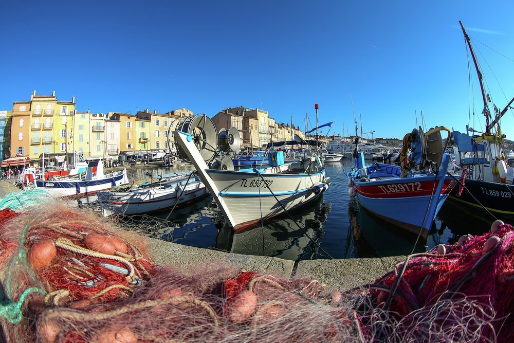 Stroll around the Vieux Port to enjoy the pastel shades, cafes, boutiques, restaurants and bars