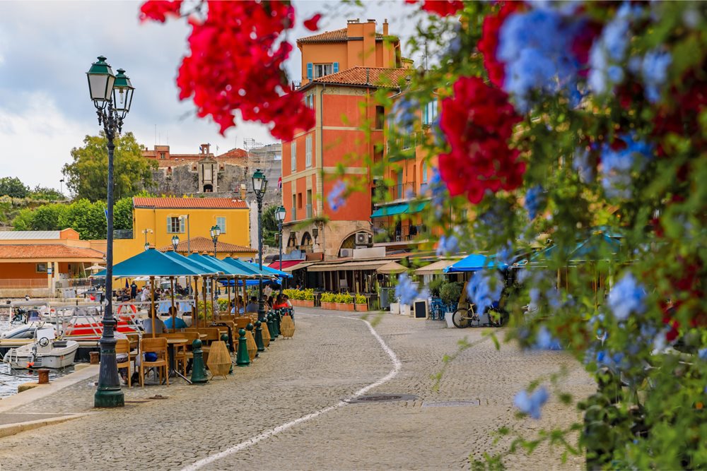 Take in the beautiful scenery and experience the wonderful aroma and cuisine