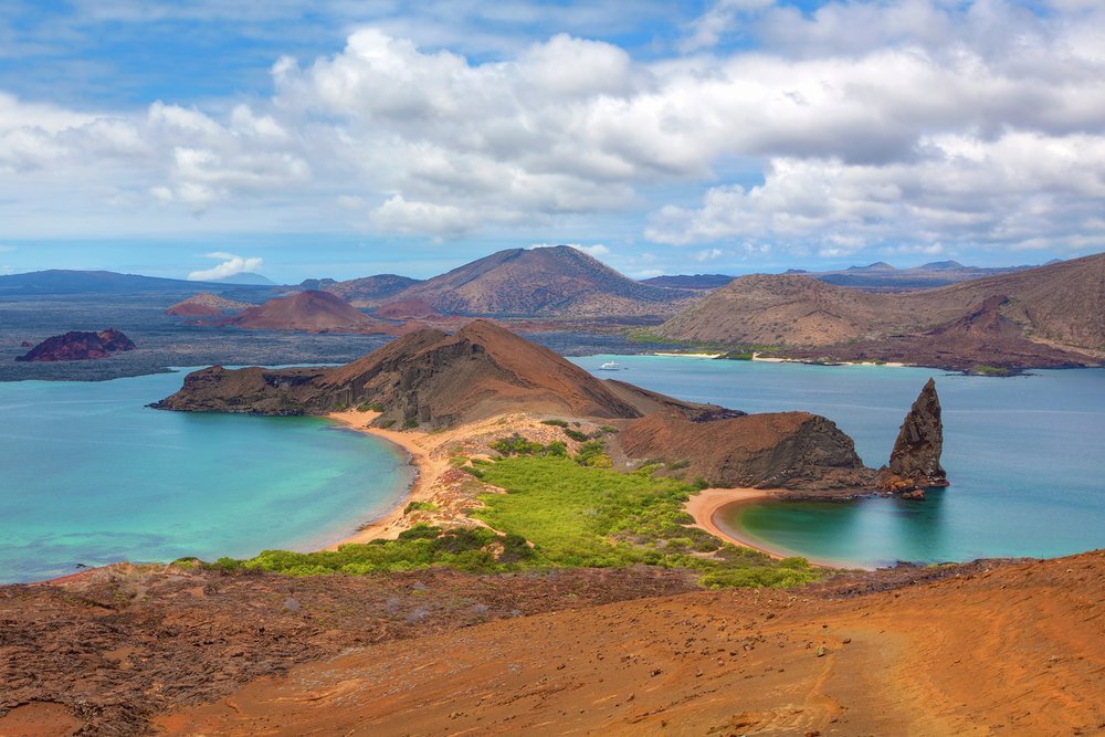 The view of Pinnacle Rock from the Playa Dorada Overlook on Bartolomé
