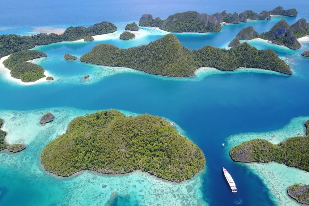 Thousands of rainforested islands and underwater scenery that more than justifies the tag Coral Triangle