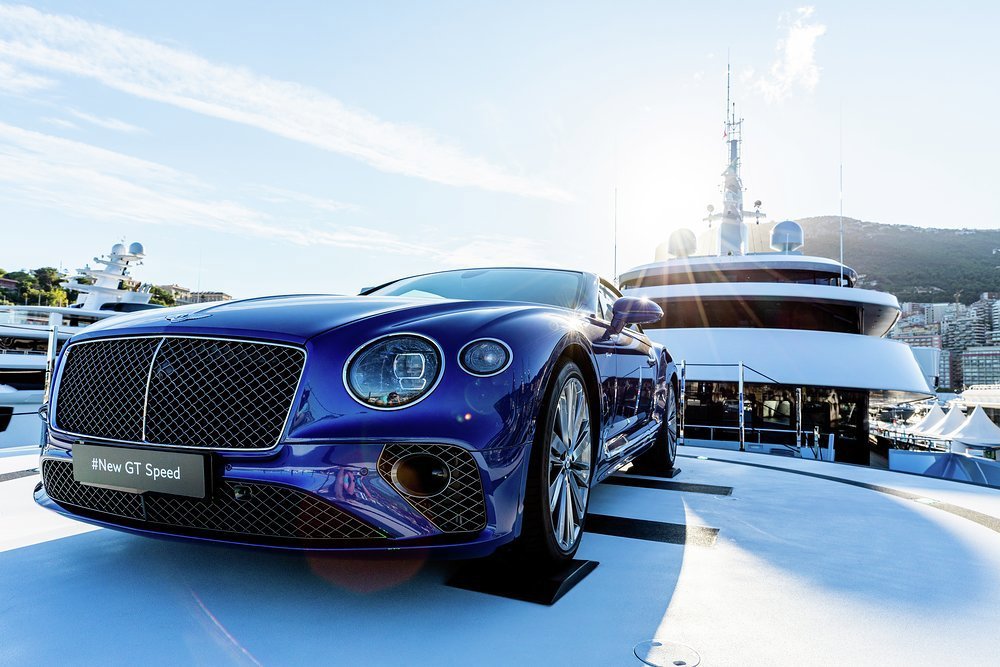 The Bentley placed on the VICTORIOUS helipad was the star of the Monaco Yacht Show 2021