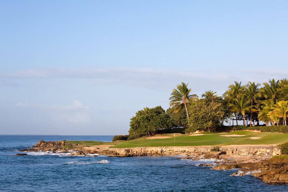 Add the Teeth of the Dog golf course to your bucket list, and embrace the views and dramatic holes along the azure Caribbean Sea