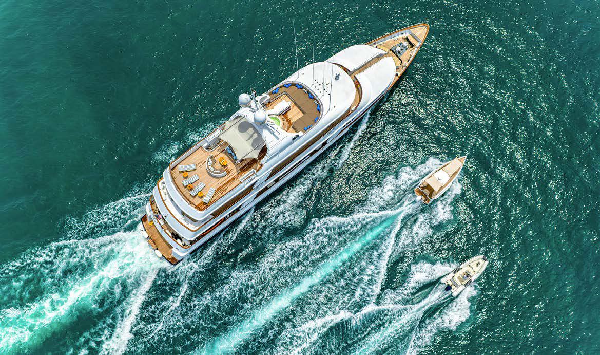 AZUL V yacht