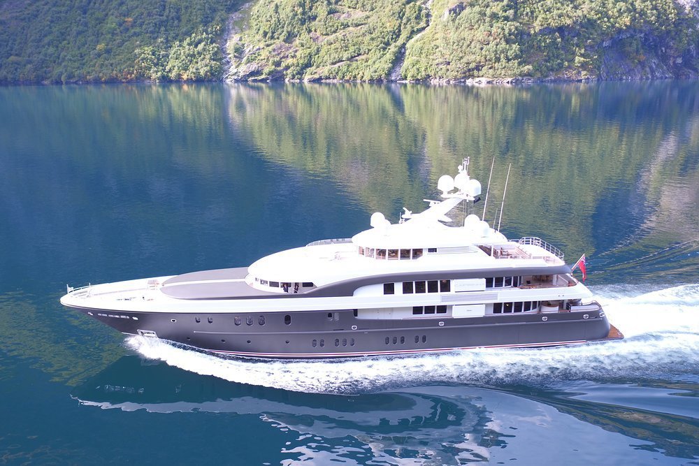 The Lurssen-built CAIPIRINHA is 60m (196.9ft)