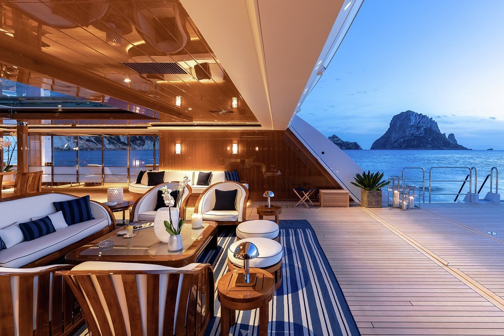 A beach club, that is also a lounge and party bar? Have it all on FAITH