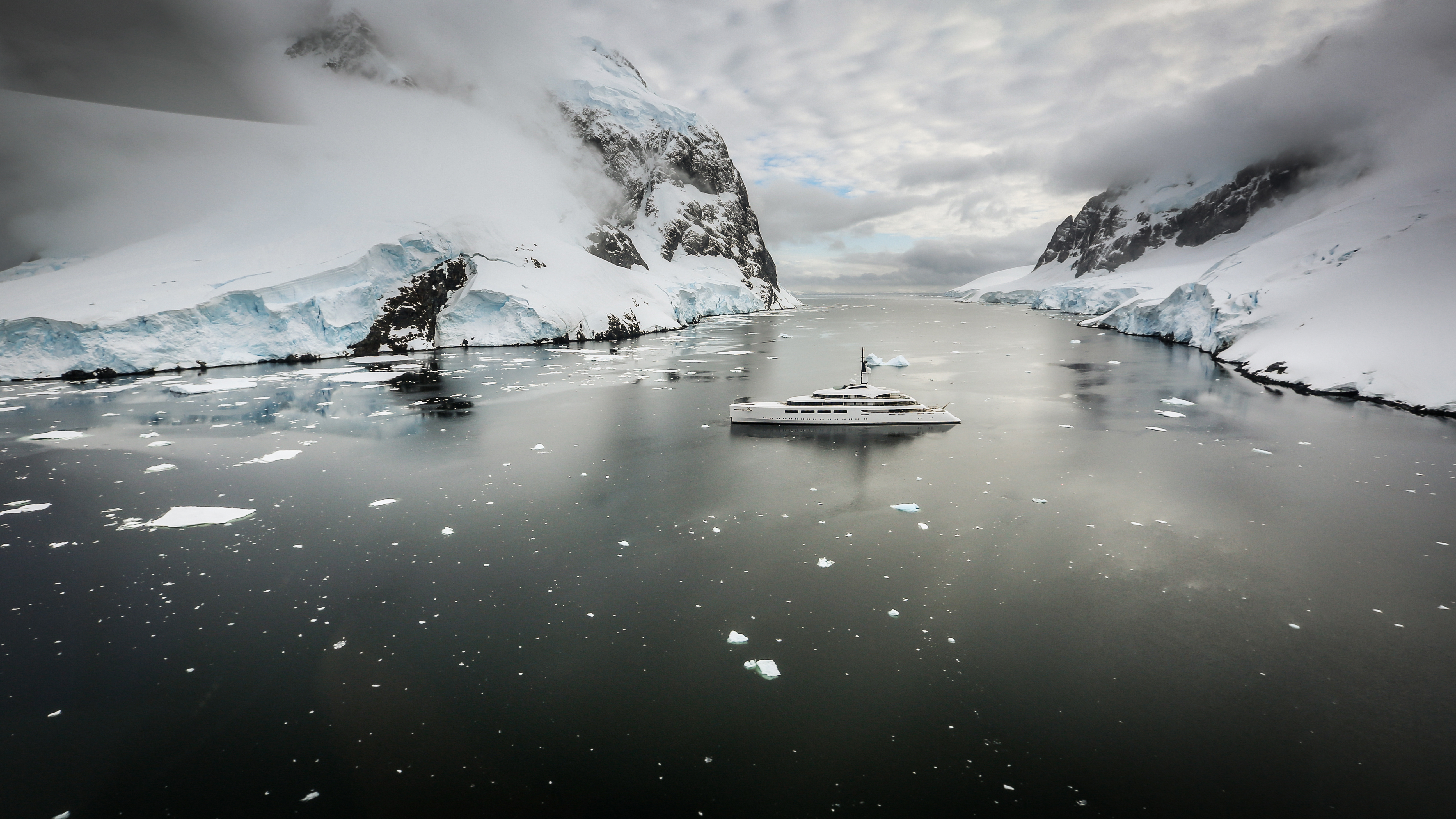 Explorer yachts VAVA II