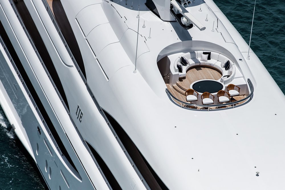 The top deck has an intimate and entirely private crow's nest