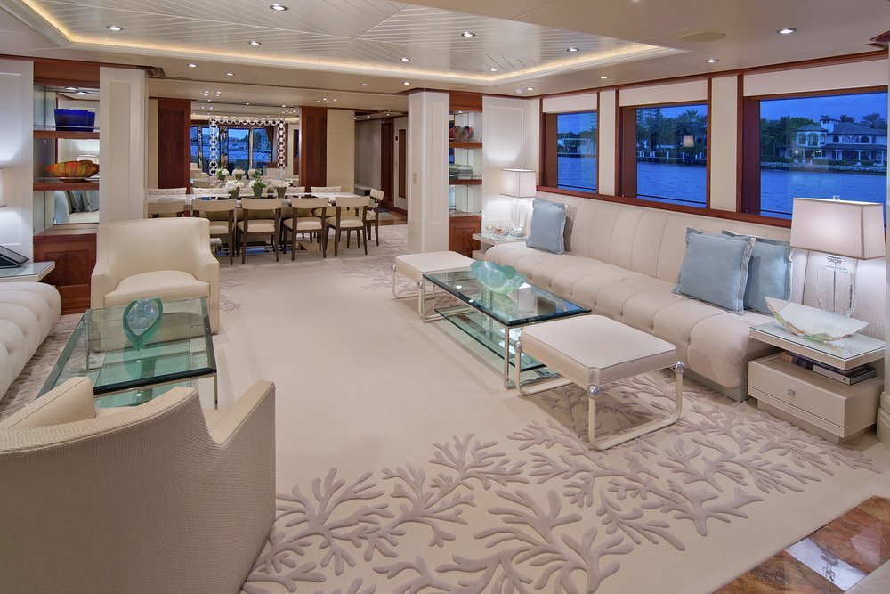 A bright, welcoming main saloon