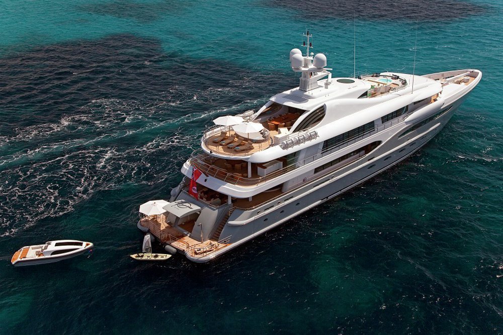 VENTUM MARIS - She has a beach club and stowage for two tenders and a fleet of toys
