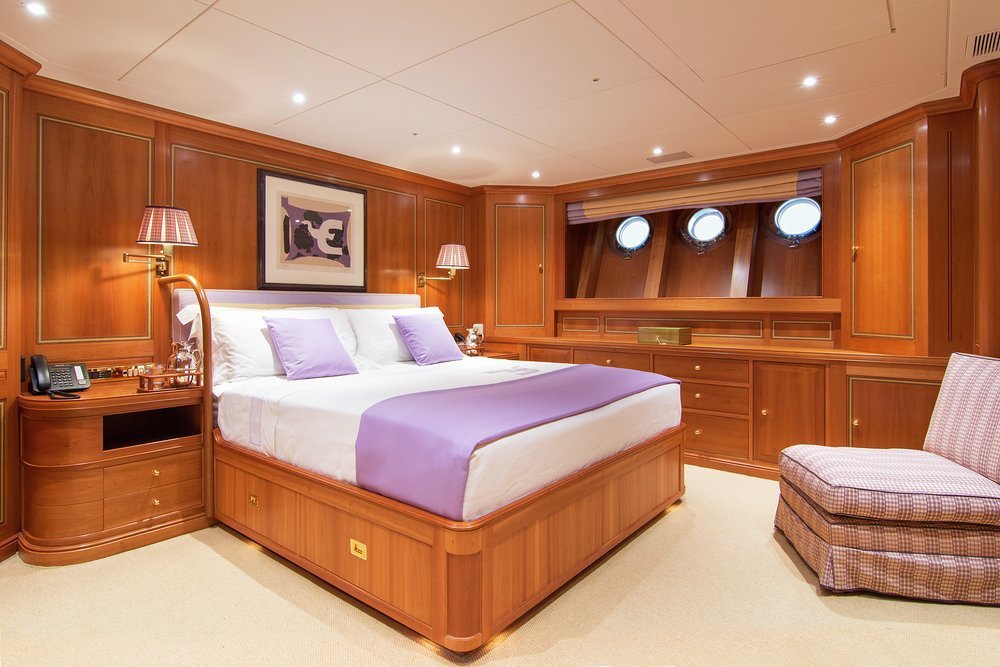 The full-beam master suite has an adjoining lounge
