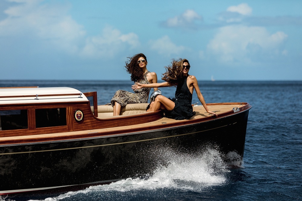 From water taxi to private expedition vessel, your tender will take you there