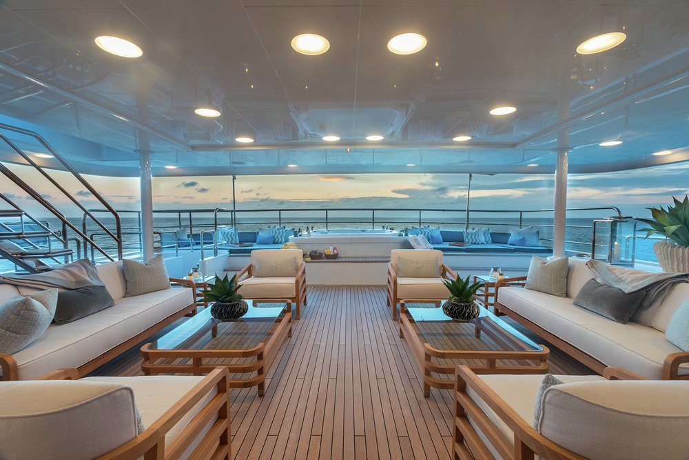 Bridge deck aft