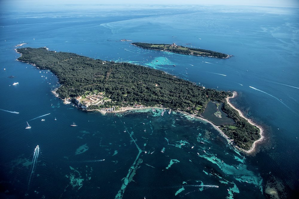 Îsle Sainte-Marguerite, one of the unspoilt Îsles de Lérins, is a short tender ride from Cannes