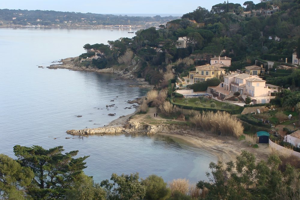 Graniers Beach is the perfect place for Côtes de Provence rosé and seafood straight from the sea - delightful