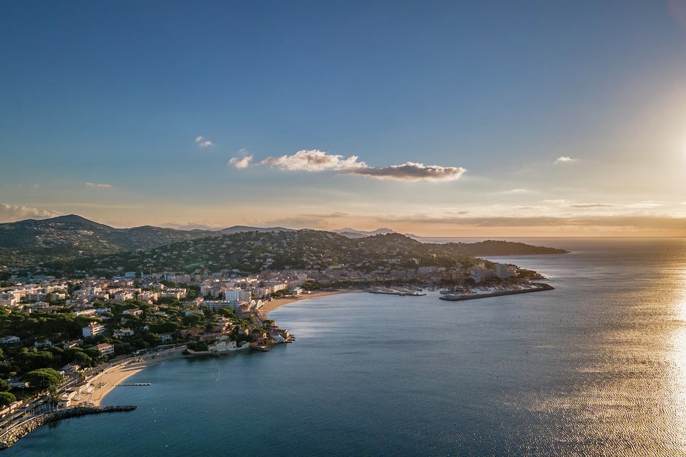 Sainte-Maxime is across the Golfe de Saint-Tropez from the eponymous town